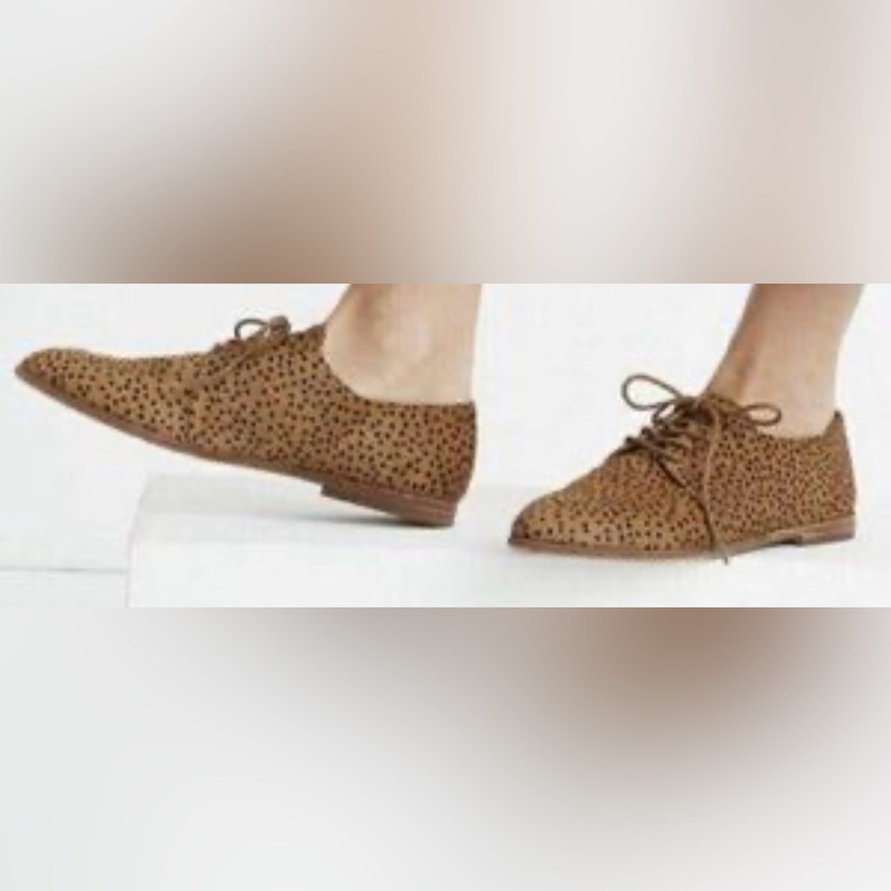 Saks Fifth Avenue suede round toe ankle lace up Leopard Print Oxfords 9.5B